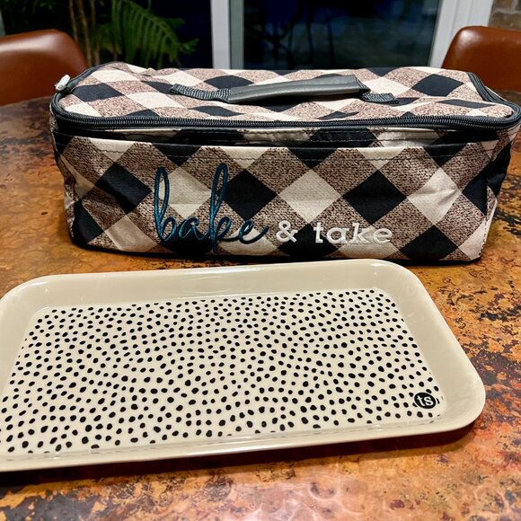 SALE!  Tastefully Simple Insulated Carrying Case & Tray - Picture 2 of 9